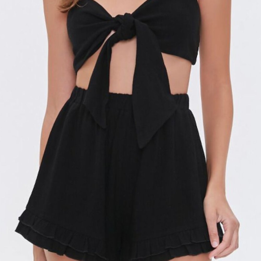 NWT Forever21 Knotted Cropped Cami & Ruffled Shorts Set - Size Small
